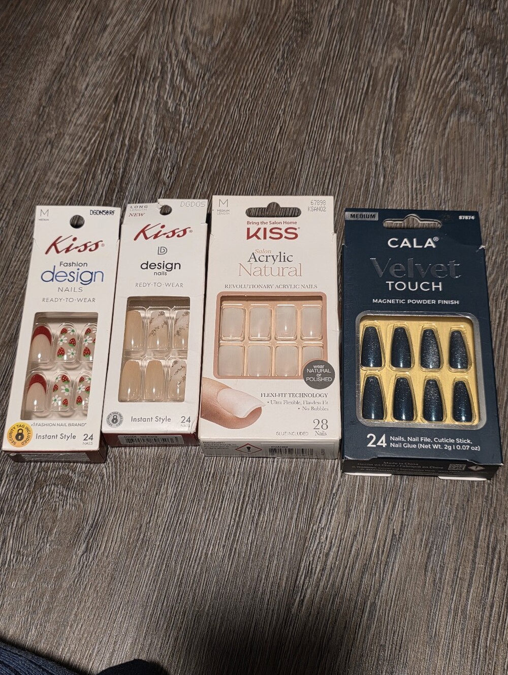Kiss & Cala Assorted Press On Nails , 4 Pack